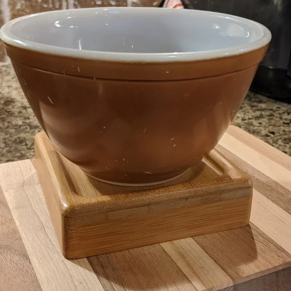 VTG Pyrex Chocolate Brown 401 1.5 Pt. Small Primary Mixing Nesting Bowl Ovenware - Picture 4 of 5